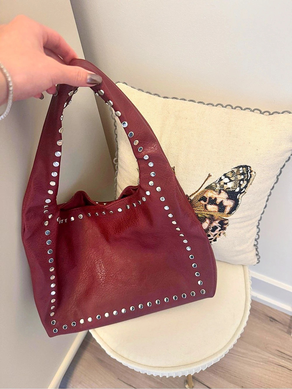 Subdued Studded Shoulder Bag in Burgundy Excellent condition
